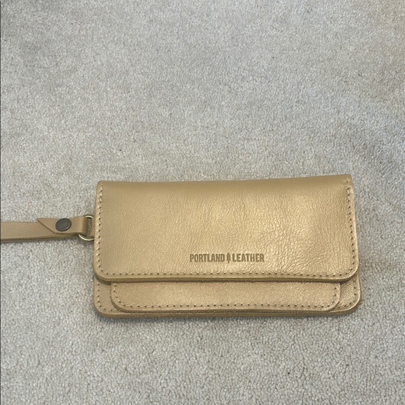 Portland Leather Lily Wristlet in Champagne - Picture 2 of 6